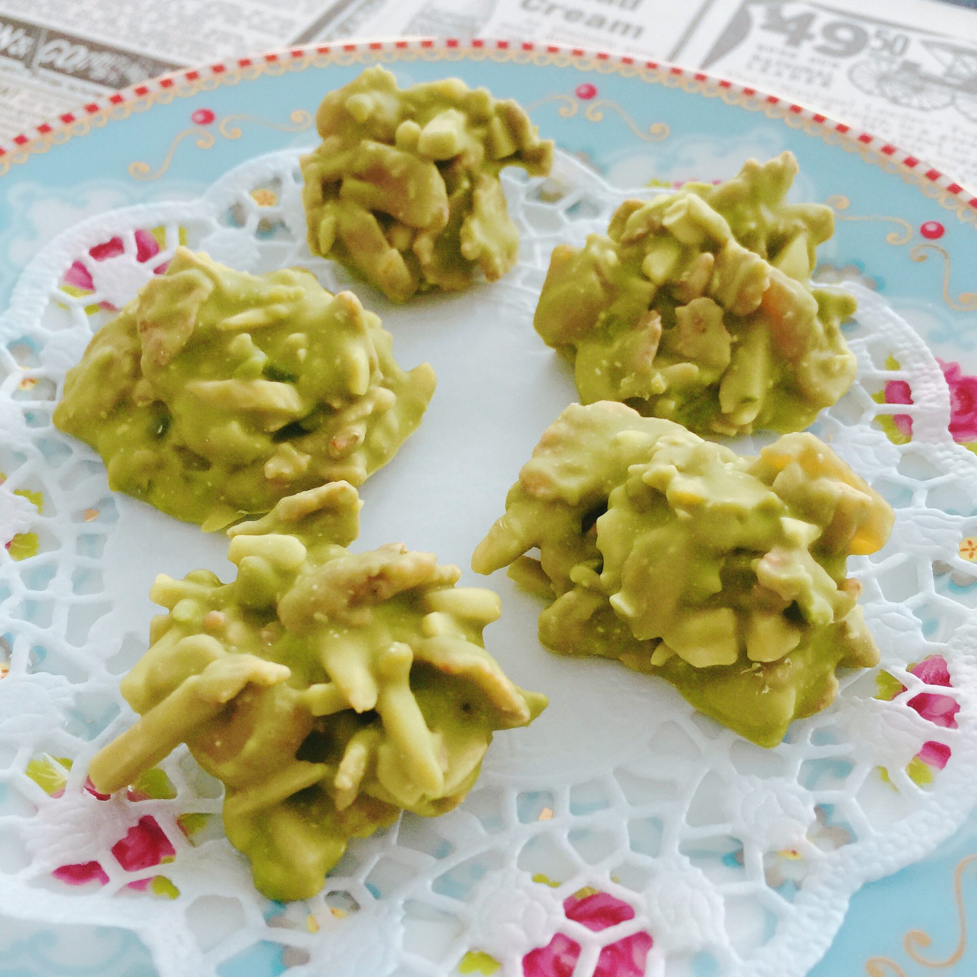 Weisse Schokoladen Matcha Crossies | deliciously.ch