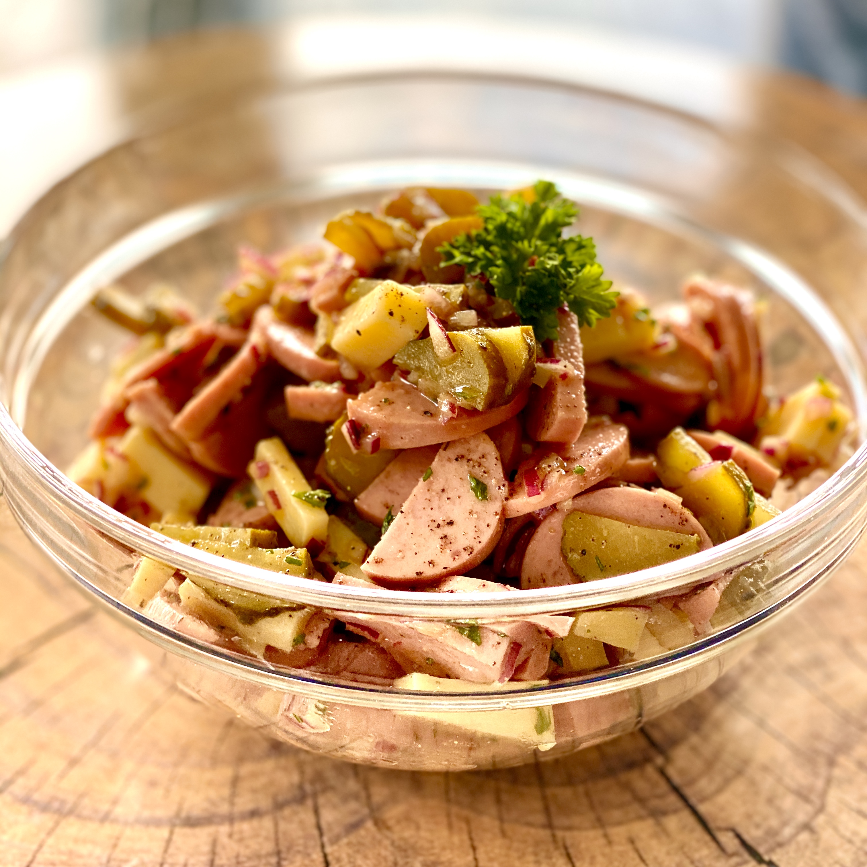 Wurst-Käse-Salat | deliciously.ch